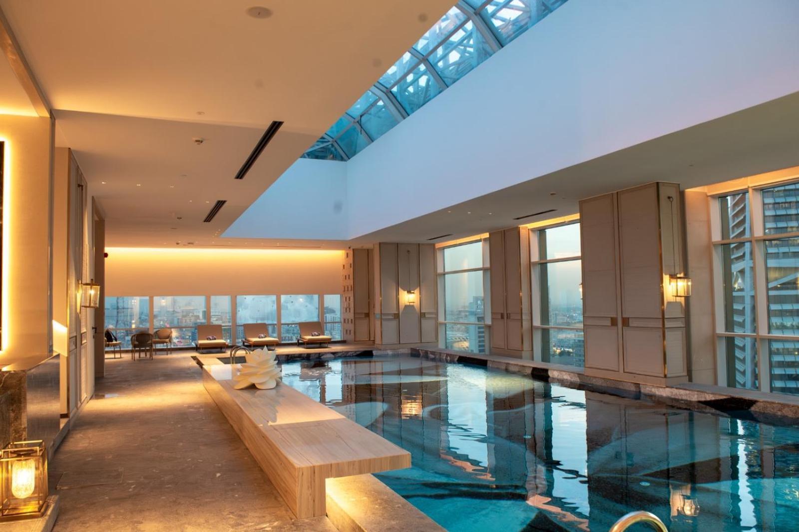 Narcissus The Royal Hotel Riyadh Luaran gambar The pool at the 39th floor