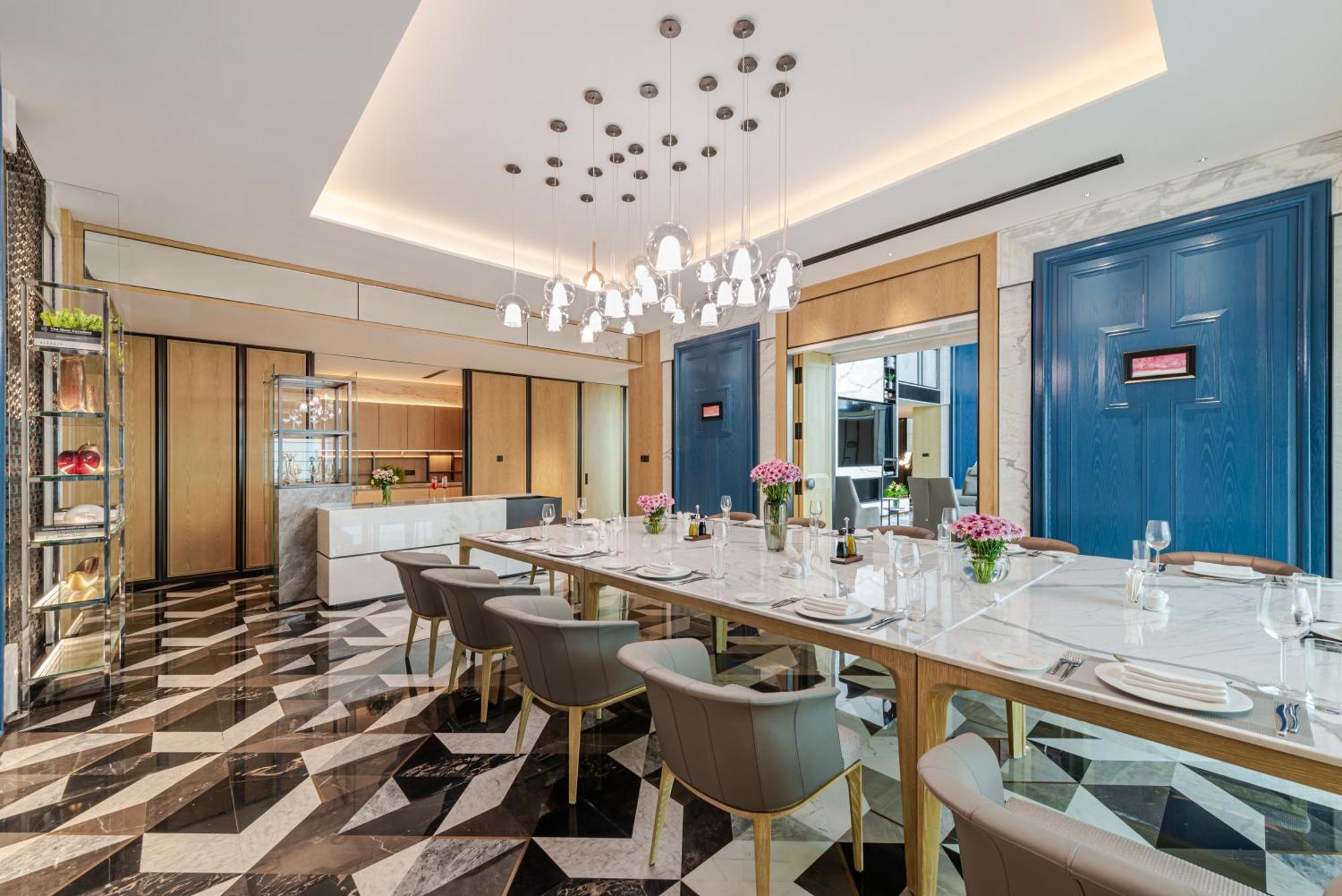 Narcissus The Royal Hotel Riyadh Luaran gambar The Club at Hong Kong International Airport