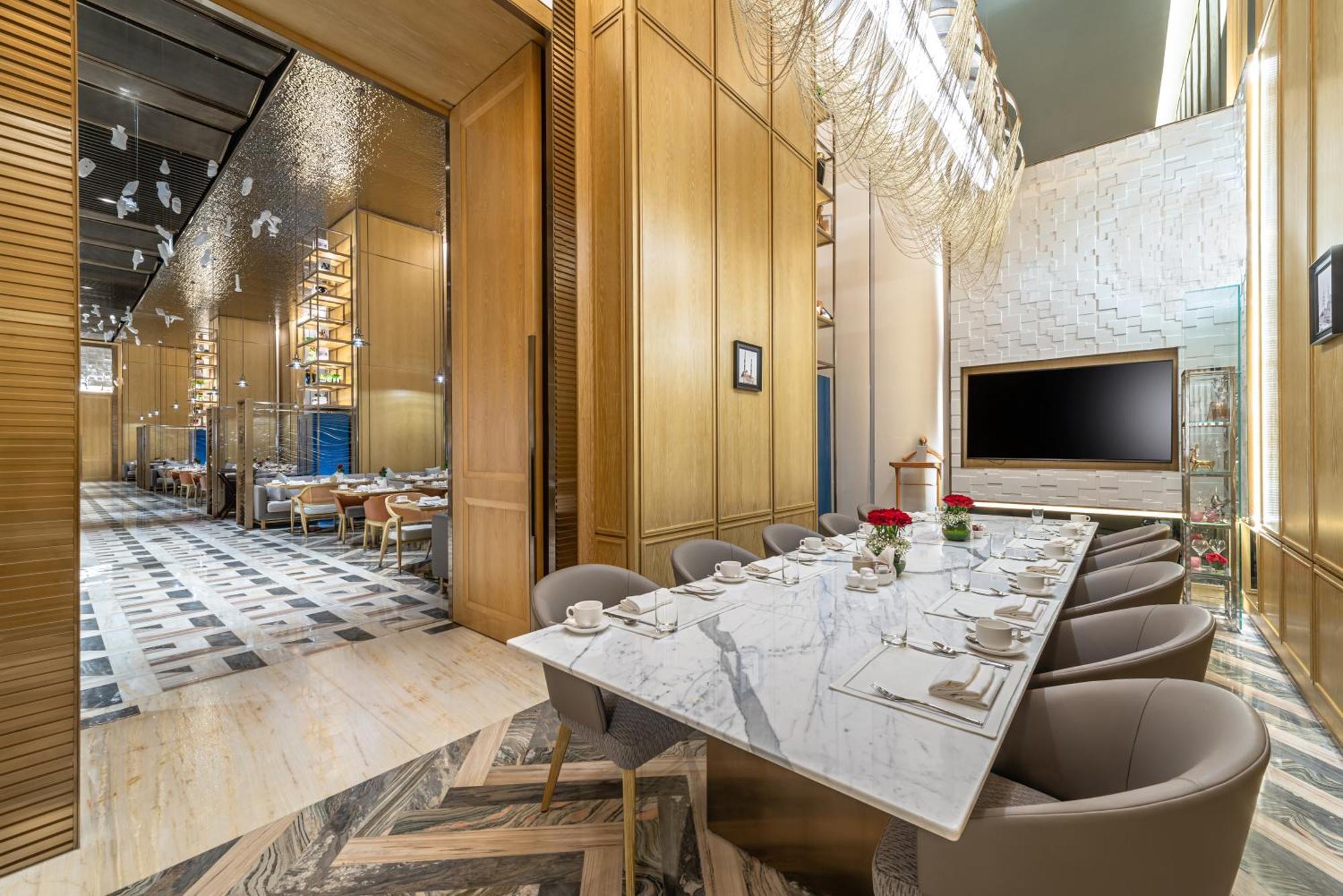 Narcissus The Royal Hotel Riyadh Luaran gambar The restaurant's interior