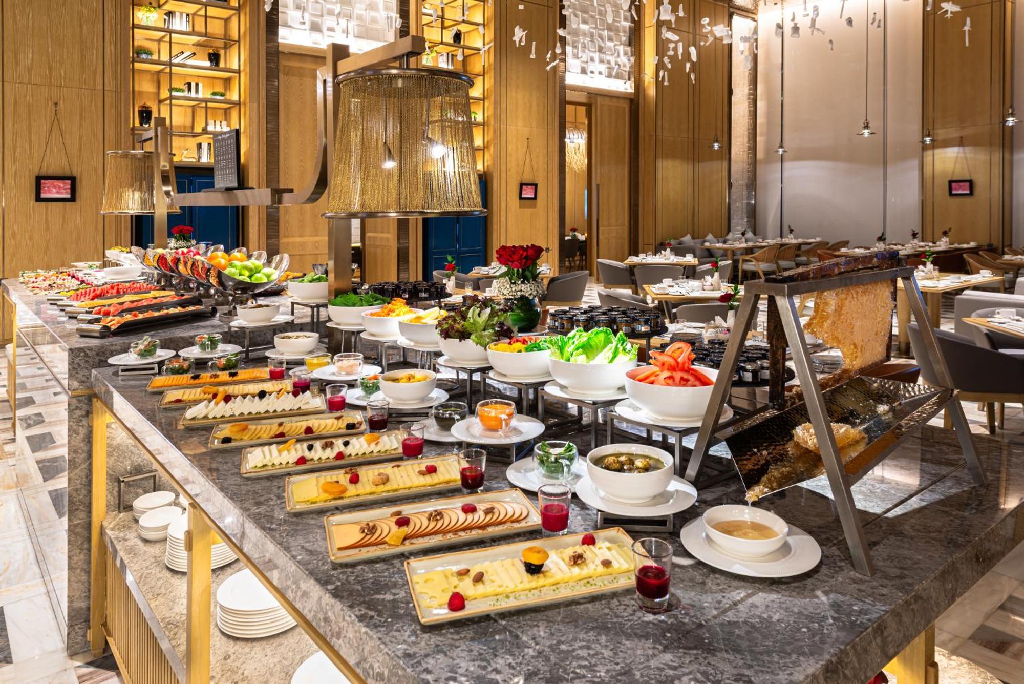 Narcissus The Royal Hotel Riyadh Luaran gambar A buffet at a hotel